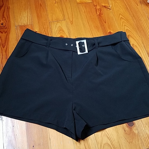 Forever 21 Pants - 🐳Forever 21 Plus Dress Shorts